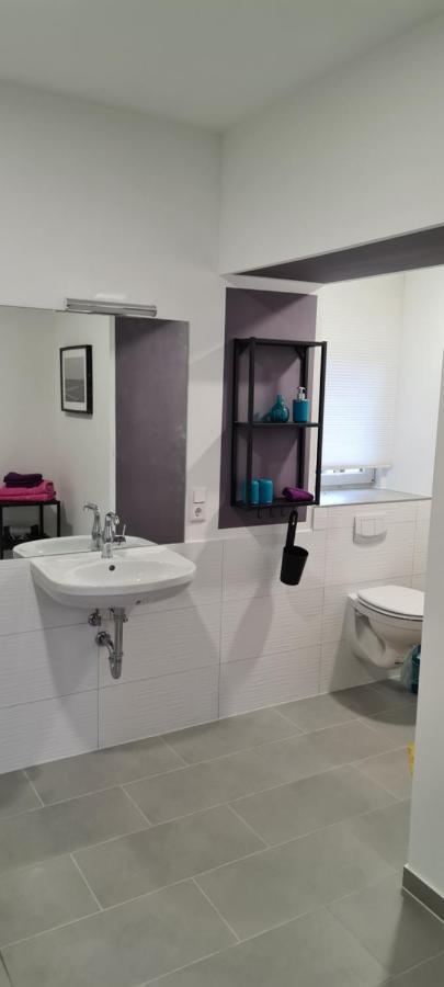 Appartement Lavendel, Ferienwohnung Mit Eigenem Eingang Wie Ein Kleines Haus Bad Salzuflen Esterno foto