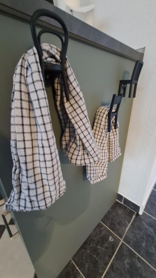 Appartement Lavendel, Ferienwohnung Mit Eigenem Eingang Wie Ein Kleines Haus Bad Salzuflen Esterno foto