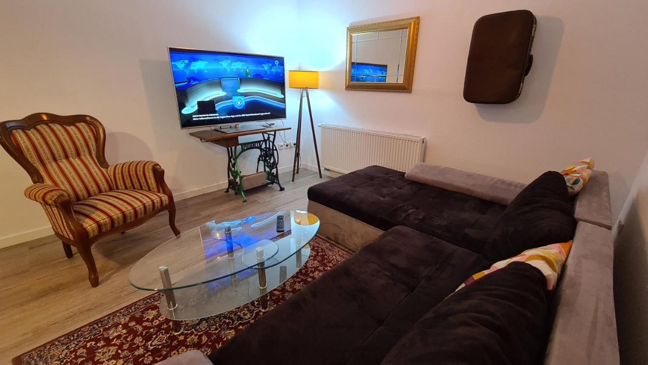 Appartement Lavendel, Ferienwohnung Mit Eigenem Eingang Wie Ein Kleines Haus Bad Salzuflen Esterno foto