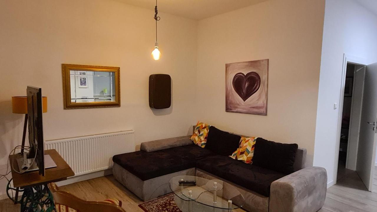 Appartement Lavendel, Ferienwohnung Mit Eigenem Eingang Wie Ein Kleines Haus Bad Salzuflen Esterno foto